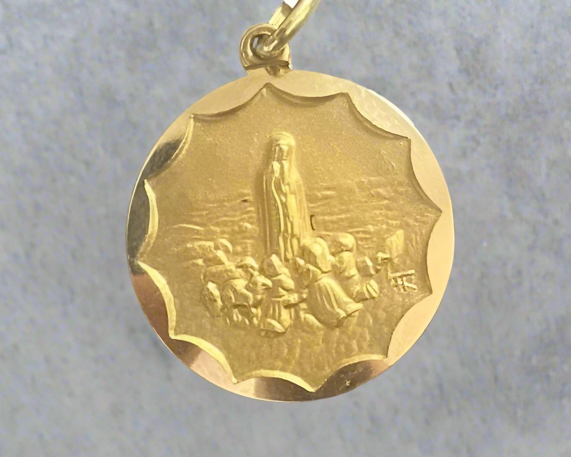 Religious Gold Pendant In Lebanon  - Gold Gifts In Lebanon