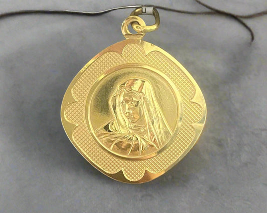 Religious Gold Pendant In Lebanon  - Gold Gifts In Lebanon