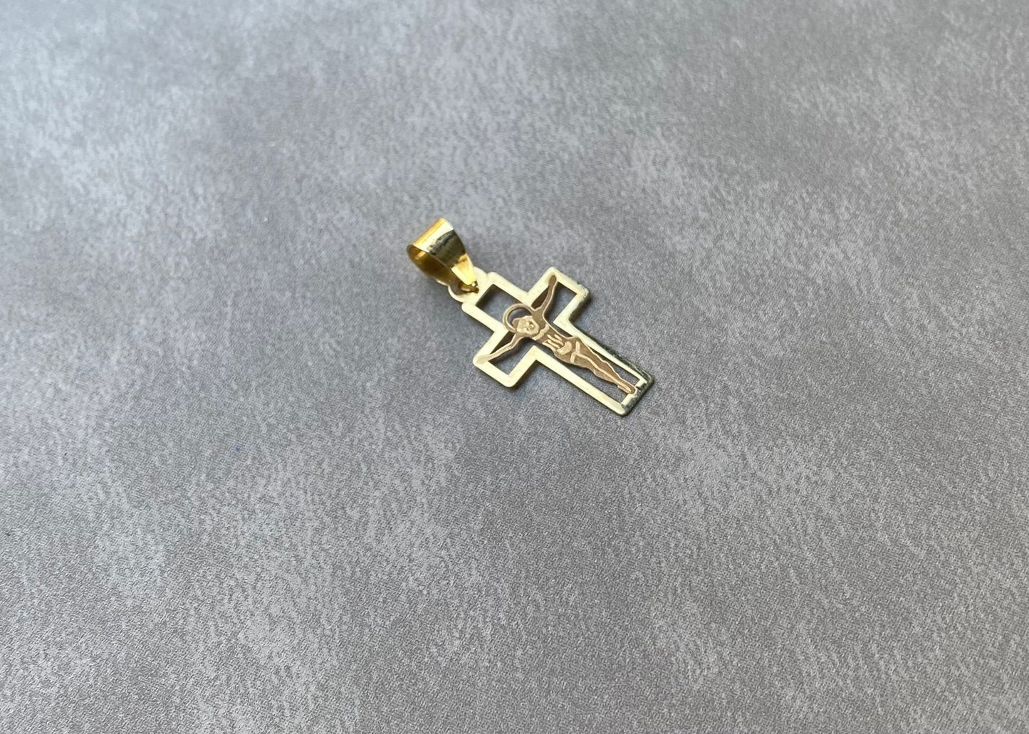 Cross Pendant Lebanon - Authentic Gold Jewelry in Lebanon